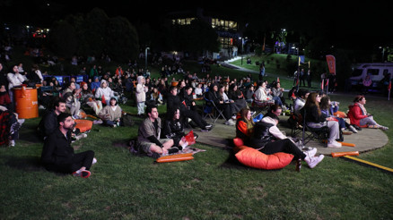 Filenin Sultanları dev ekranda, taraftarlar parkta Filenin Sultanları dev ekranda, taraftarlar parkta