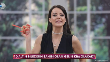 GELİNİM MUTFAKTA KİM ELENDİ, BİLEZİKLERİ KİM ALDI Bir ilk 3 Gelin kuraya kaldı... 24 Mayıs 2024 Gelinim Mutfakta puan durumu (toplam)