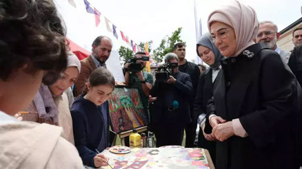 Emine Erdoğan, Şule Yüksel Şenler Vakfı Kitap ve Kültür Günlerini ziyaret etti