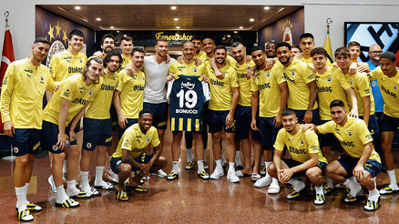 Fenerbahçeden yıldız futbolcuya veda