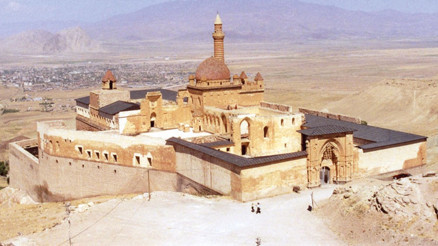 İshak Paşa’ya ‘alan’ koruması İshak Paşa’ya ‘alan’ koruması