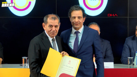 Galatasaray’da yeni yönetim mazbatalarını aldı