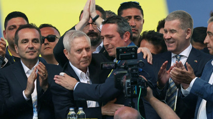 Aziz Yıldırım kaybetti, Fenerbahçe Ali Koçla devam dedi