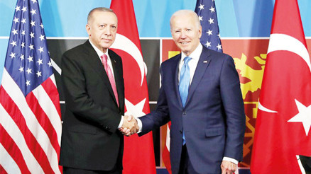 İtalya’da G-7 masası