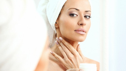 Cildinizin yaşlanmasını hızlandıran ve kaçınmanız gereken 10 hata