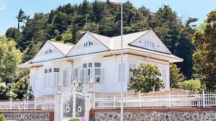 130 milyon TL’lik vurgun yapıp kaçtılar Yalının kapısı hırsızlara içeriden açıldı