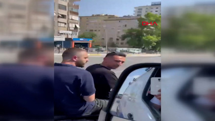 İçinde hasta olduğuna inanmadıkları ambulansın önünü kesip kontrol ettiler