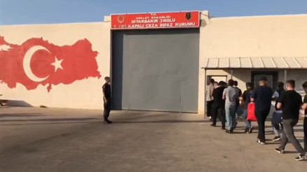 Diyarbakırda yası dışı bahis şebekesine eş zamanlı operasyon: 10 kişi tutuklandı