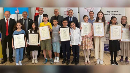 Ana dil derslerini teşvik için okuma yarışması