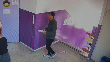 YKSde yapay zeka ile kopya çeken şahısın okuldaki güvenlik kamerası görüntüleri