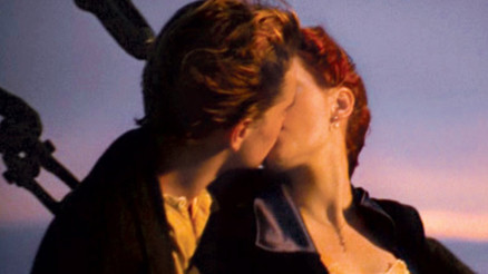 İki öpüşme arasında makyaj yapıyordum... Tam bir kâbus gibiydi