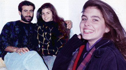 Türk sinemasının yosun gözlü yıldızıydı... Dedesini toprağa verdi, evine döndü... Son yolculuğuymuş bilemedi Türk sinemasının yosun gözlü yıldızıydı... Dedesini toprağa verdi, evine döndü... Son yolculuğuymuş bilemedi