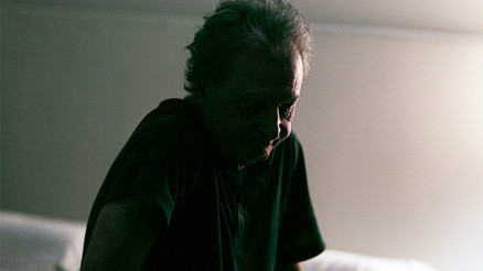 Kendime geldiğimde yerde yatıyordum, saat 1.30du... Hastalığını o güne kadar doktorlar bile bilmiyordu, asıl rahatsız edici gerçek sonradan anlaşıldı Kendime geldiğimde yerde yatıyordum, saat 1.30du... Hastalığını o güne kadar doktorlar bile bilmiyordu, asıl rahatsız edici gerçek sonradan anlaşıldı