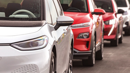 Avrupa’da elektrikli oto pazarı sert düştü