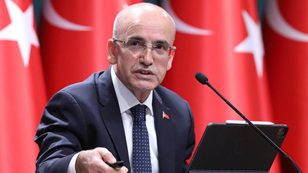 Bakan Şimşek, Asyadaki ilk yatırımcı toplantısı için Singapurda