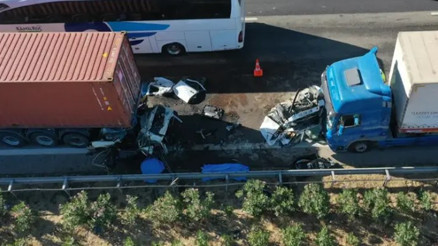 TAG Otoyolu’nda zincirleme kazada 3 kişi hayatını kaybetti, 1 kişi yaralandı