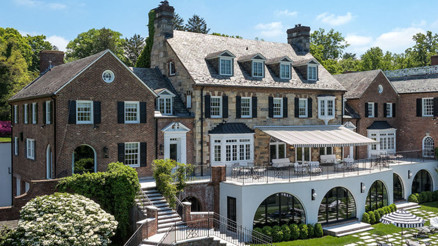 Burası ikimize fazla dediler... Ünlü çift saray yavrusu evini satışa çıkardı Burası ikimize fazla dediler... Ünlü çift saray yavrusu evini satışa çıkardı