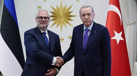 Cumhurbaşkanı Erdoğan, Estonya Cumhurbaşkanı Alar Karis ile ortak basın toplantısı düzenledi Cumhurbaşkanı Erdoğan, Estonya Cumhurbaşkanı Alar Karis ile ortak basın toplantısı düzenledi