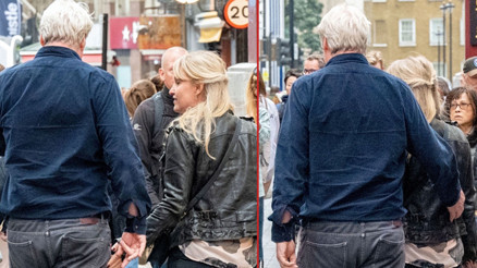 Evlilik bitti, söylentiler başladı... Sevgilisini hazırlayıp karısını bıraktı Evlilik bitti, söylentiler başladı... Sevgilisini hazırlayıp karısını bıraktı