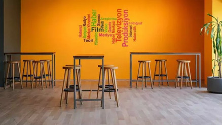 Demirören Medya ve Teknoloji Mesleki ve Teknik Anadolu Lisesinden yüzde 1lik dilimde olan her öğrenciye burs