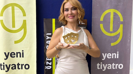 Veda oyununa 2 ödül birden