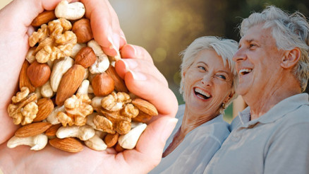 Dünyaca ünlü araştırmacı doktor uyguladığı uzun ömür diyetinin sırlarını anlattı: Bu üç şeyi her gün yapıyor Dünyaca ünlü araştırmacı doktor uyguladığı uzun ömür diyetinin sırlarını anlattı: Bu üç şeyi her gün yapıyor