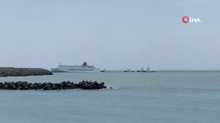 Japonyada 140 kişiyi taşıyan feribot karaya oturdu, facianın eşiğinden dönüldü
