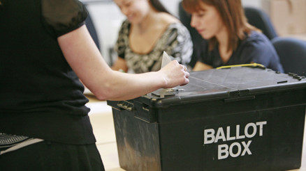 İngilterede yarın seçim var