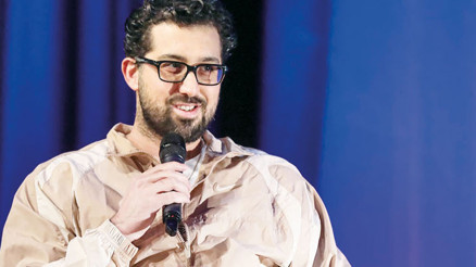 Doğu Demirkol: Sevilmek için sahnedeyim