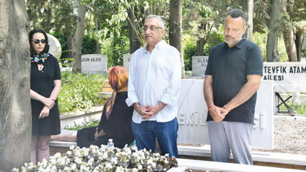 Kemal Sunal, kabri başında anıldı