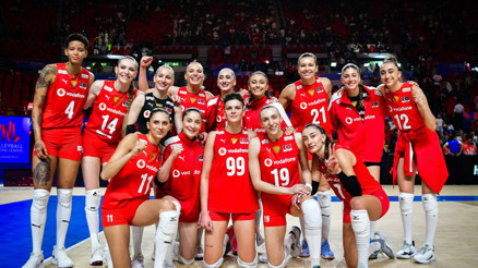 Filenin Sultanları Paris Olimpiyat maçları ne zaman A Milli Kadın Voleybol Takımı olimpiyat maç programı belli oldu