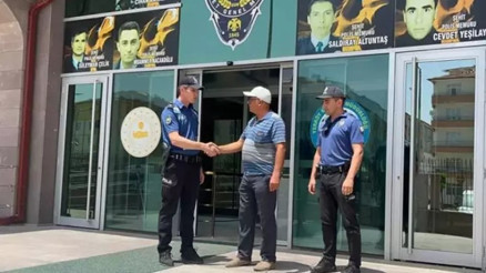 Dolandırılmaktan son anda polisler sayesinde kurtuldu Dolandırılmaktan son anda polisler sayesinde kurtuldu