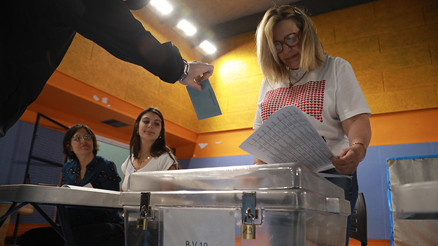 Son dakika... Fransa erken genel seçimlerinde sandıktan sol ittifakı birinci çıktı Son dakika... Fransa erken genel seçimlerinde sandıktan sol ittifakı birinci çıktı