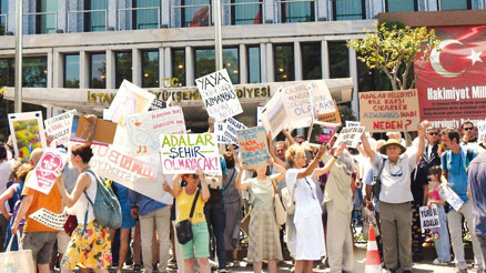 Saraçhane’de ‘Azmanbüs’ tepkisi