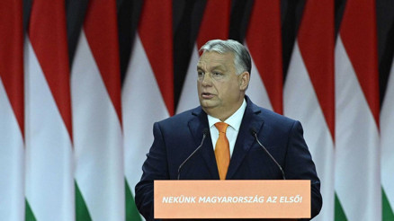 Orban, AB’yi eleştirdi Merkel’i övdü
