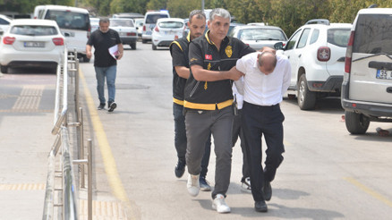 İçişleri Bakanlığının adını kullanarak sahte kimlik düzenliyorlardı Pes dedirten ifade: Suç olduğunu bilsek, yapmazdık İçişleri Bakanlığının adını kullanarak sahte kimlik düzenliyorlardı Pes dedirten ifade: Suç olduğunu bilsek, yapmazdık