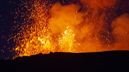 İtalyadaki Etna Yanardağında volkanik hareketlilik sürüyor