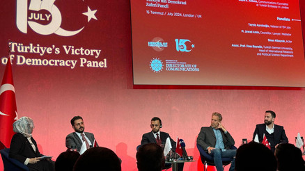 Londra’da ‘15 Temmuz Türkiye’nin Demokrasi Zaferi’ paneli
