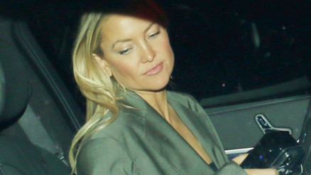 Tarihe karışan ilişkisi hakkında ilk kez konuştu... Bedenini yaşlı bir adam ele geçirmiş gibiydi... O şimdi başkasıyla evli Tarihe karışan ilişkisi hakkında ilk kez konuştu... Bedenini yaşlı bir adam ele geçirmiş gibiydi... O şimdi başkasıyla evli