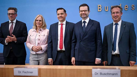 AfD tehlikesine karşı, birleştiler