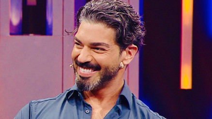 Ünlü oyuncu Şükrü Özyıldız Passwordde