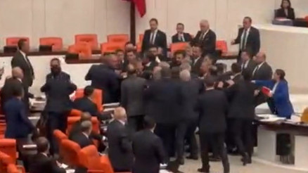 TBMM Genel Kurulunda arbede yaşandı