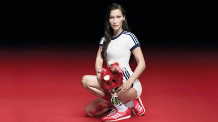 Adidas özür diledi Adidas özür diledi