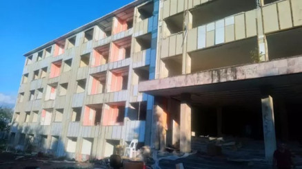 Riskli huzurevi yıkıldı... Hatıralar enkaza gömüldü Riskli huzurevi yıkıldı... Hatıralar enkaza gömüldü