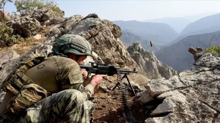 MSB: Irak ve Suriye’nin kuzeyi dahil, son 1 haftada 67 terörist etkisiz hale getirildi MSB: Irak ve Suriye’nin kuzeyi dahil, son 1 haftada 67 terörist etkisiz hale getirildi