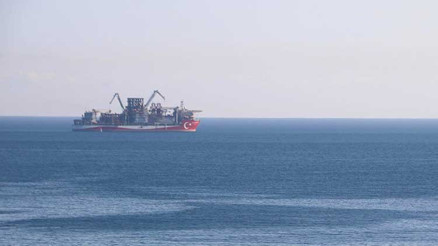 Abdulhamid Han sondaj gemisi Filyos’a ulaştı Abdulhamid Han sondaj gemisi Filyos’a ulaştı