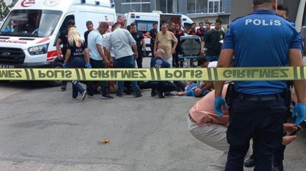 Bursada dehşet Su kesme kavgası korkunç bitti: 1 kişi hayatını kaybetti, 5 kişi ağır yaralı Bursada dehşet Su kesme kavgası korkunç bitti: 1 kişi hayatını kaybetti, 5 kişi ağır yaralı