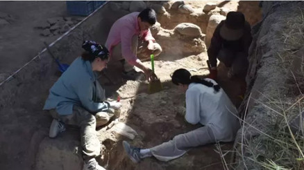 İzmir’de Yassıtepe Höyüğü’ndeki kazılarda 5 bin yıllık depo ortaya çıktı