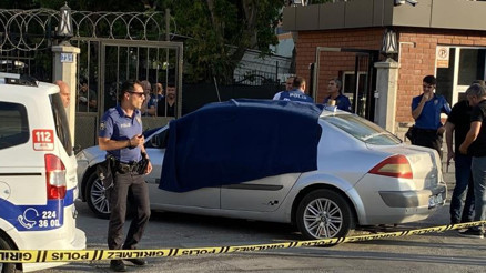 Polis merkezinin önünde kan donduran manzara Otomobilde eşini öldürüp karakola giderek teslim oldu... Cani kocanın ifadesi ortaya çıktı