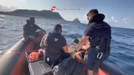 İtalyada batan yelkenli tekneden 5 kişinin cansız bedeni çıkarıldı